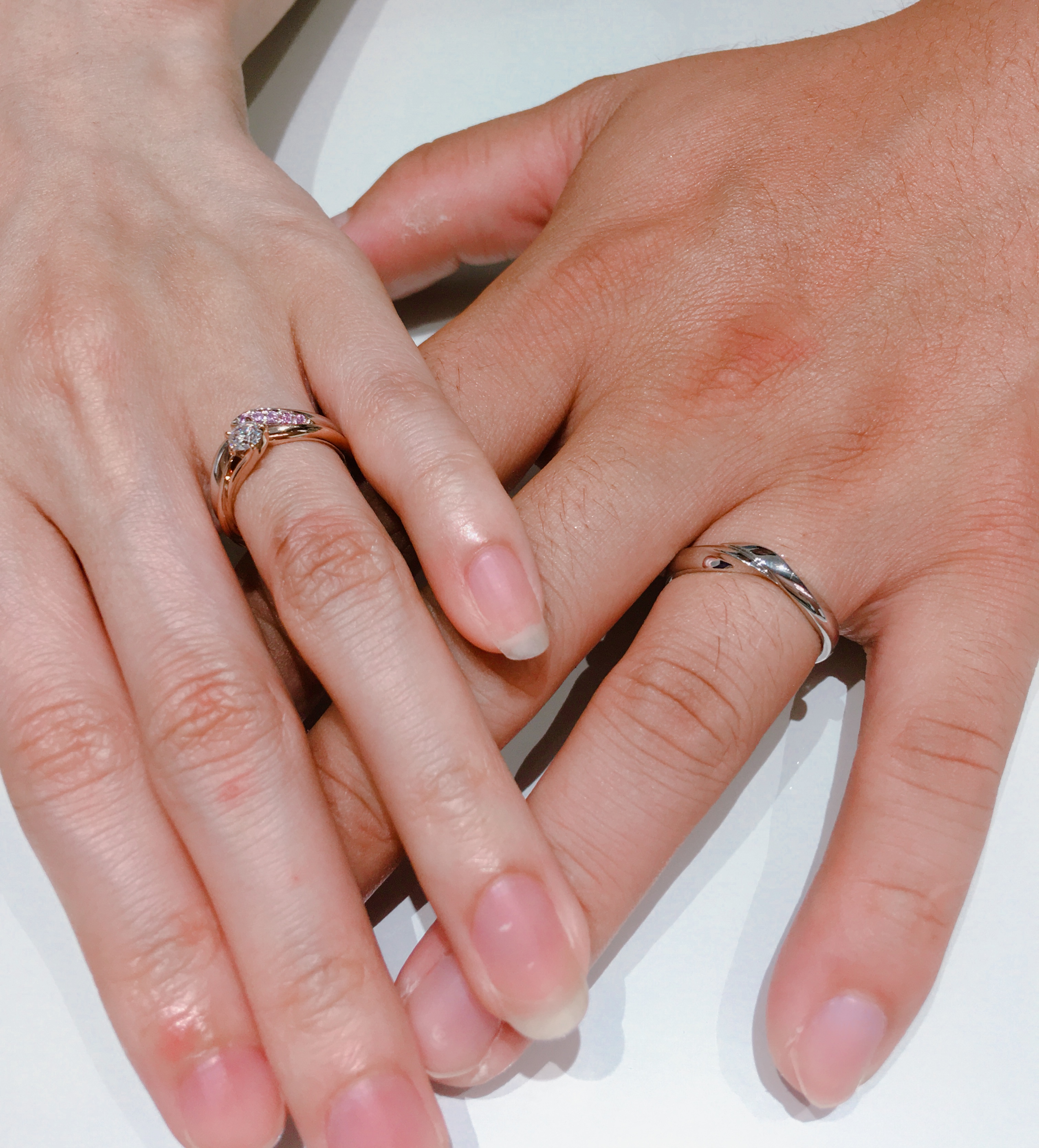 婚約指輪/ピンクゴールドと結婚指輪/ピンクサファイアの重ね着け。新潟新発田市・三条市T様・I様